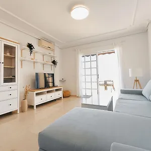 https://charming-sunny-apartment-with-ocean-view.adeje-hotels.com